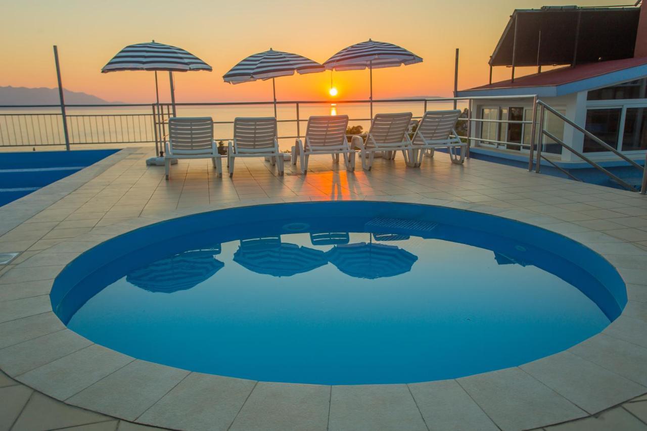 Aparthotel Pecic Gradac  Luaran gambar